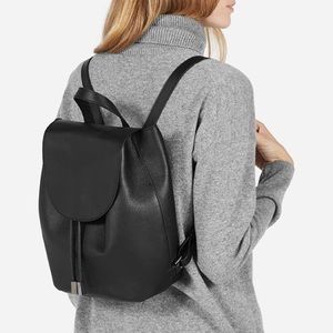 EVERLANE Leather The Petra Backpack | Black